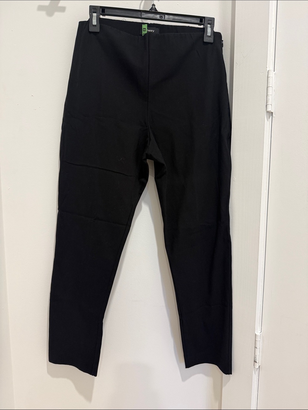 Theory Black Pull on Pants Women’s Size 10
